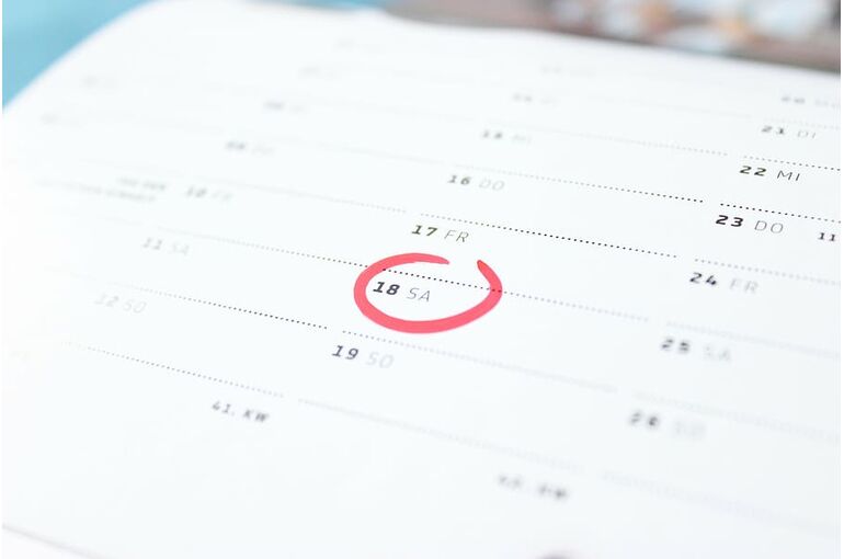 time-calendar-saturday-weekend