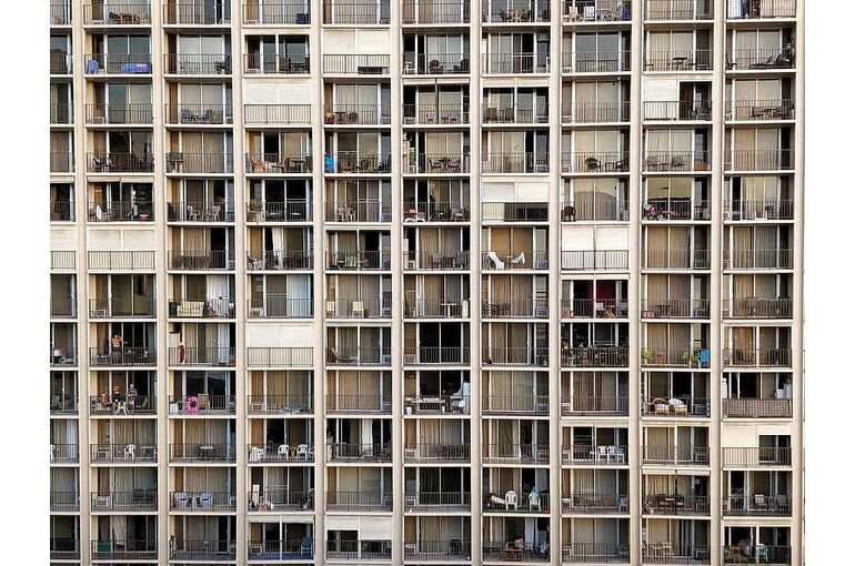 facade-exterior-balcony-apartment
